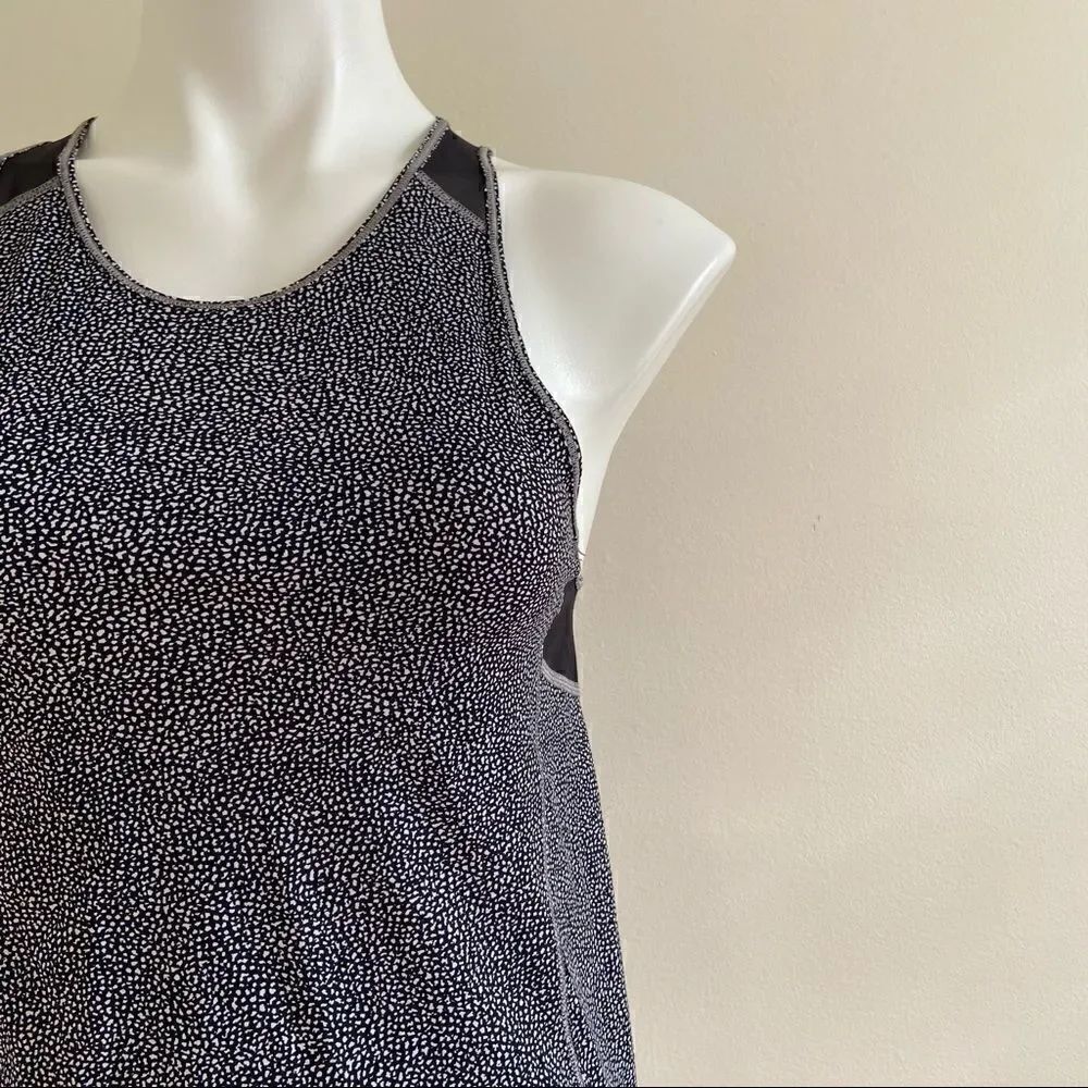 Lululemon Mesh Detail Tank - Picture 3 of 7